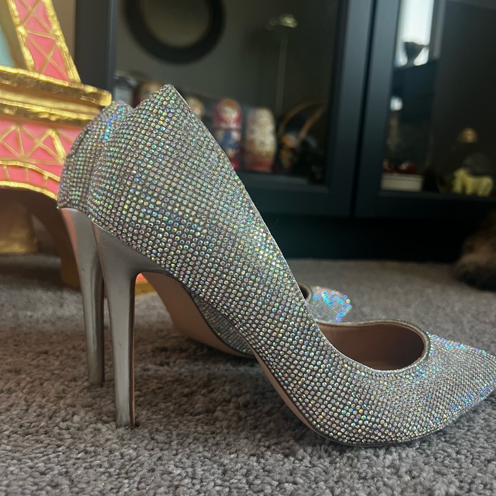 Encrusted women Steve Madden heels size 8
